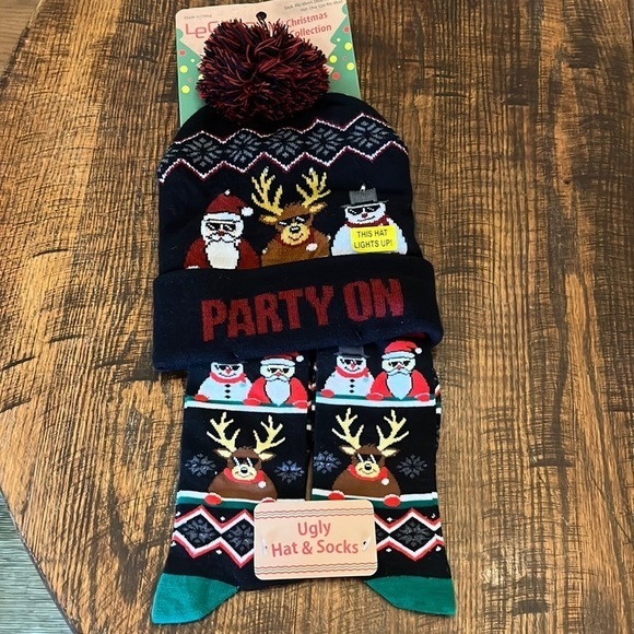 Ugly‎ Christmas party hat and socks. - Picture 1 of 6
